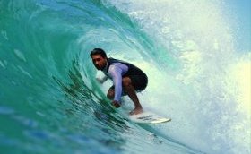 Катание на доске по волнам или серфинг в Кабарете